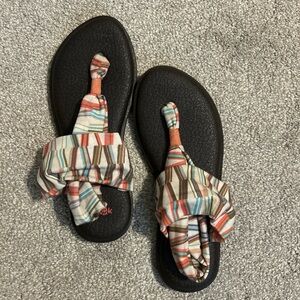 Sanuk Women's Striped Fabric Toe-Loop Sandals in Black and Multicolor